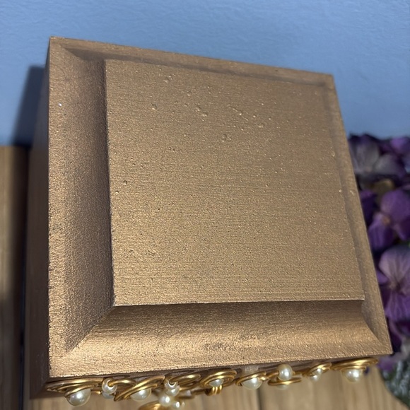 Jillery by Jill Fagin Wooden Gold Painted Trinket Pearls Decorated Jewelry Box ! - Picture 3 of 12